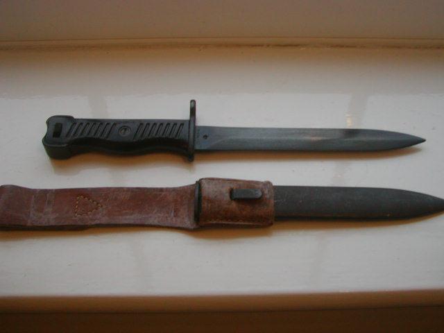 EXCELLENT YUGOSLAVIAN 1956 SMG BAYONET WITH FROG